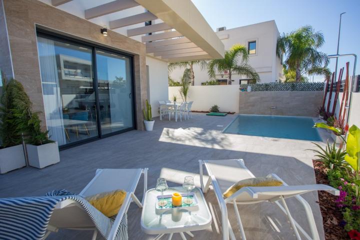 Villas independientes con piscina privada en Los Montesinos photo 0