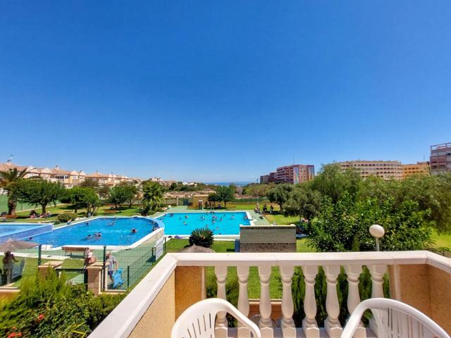 Bonito bungalow de planta alta con vistas impresionantes en Torrevieja photo 0