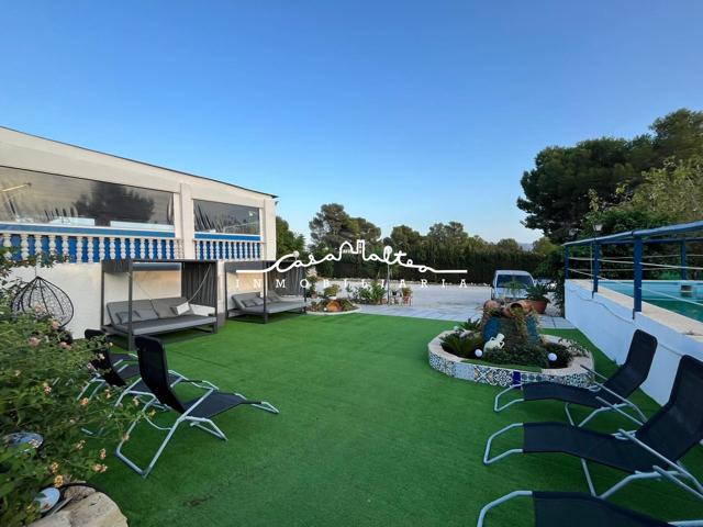 En venta buen restaurante con música y 4 apartamentos en La Nucia photo 0