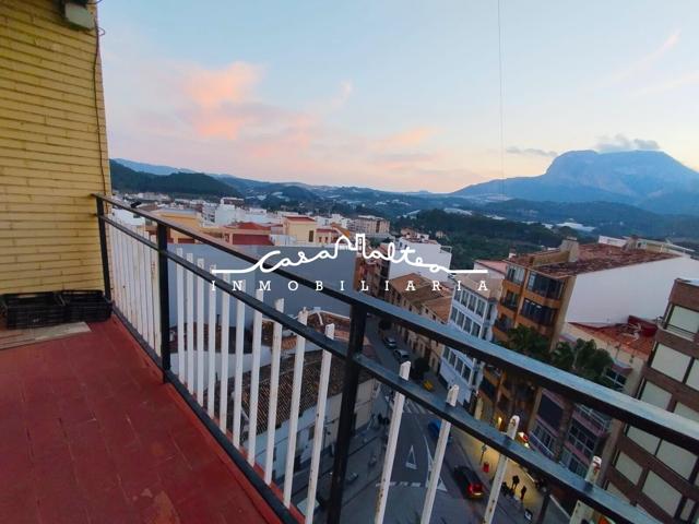 En venta luminoso piso en Callosa d'En Sarrià photo 0