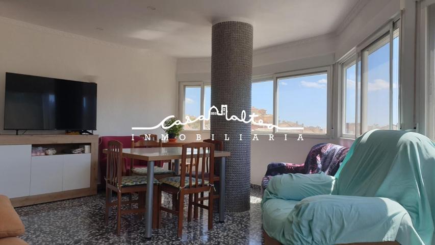 Se vende luminoso y acogedor piso en Polop photo 0