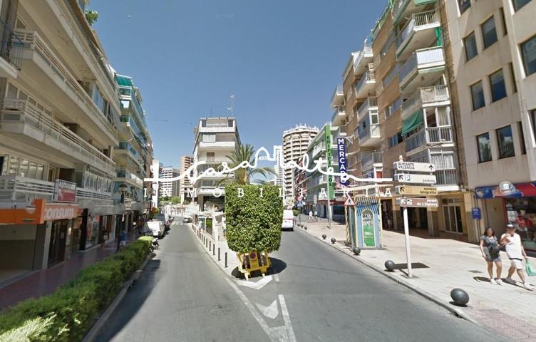 En venta local comercial en Benidorm photo 0
