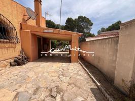 Se alquila APARTAMENTO en PLANTA BAJA, SIN AMUEBLAR, REFORMADO y con PISCINA photo 0
