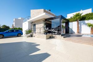 En venta moderna villa independiente de esquina en Polop photo 0