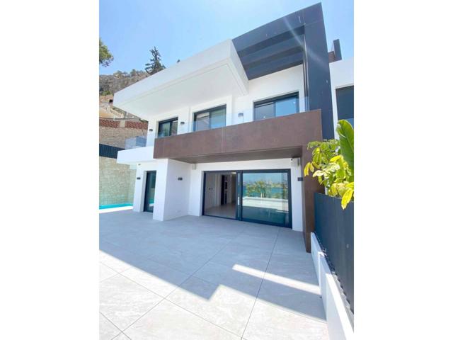 Dúplex en primera linea de playa Poniente photo 0