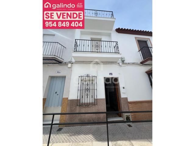 Casa En venta en Paradas photo 0