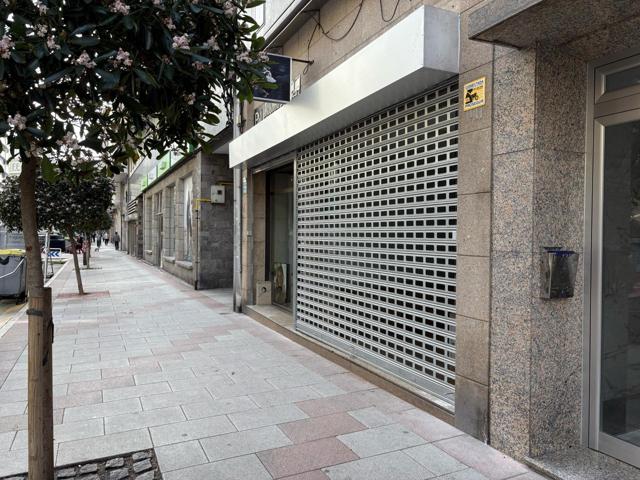 Oportunidad bajo comercial en Alfredo Vicenti photo 0