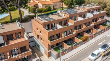 CASA ESQUINERA EN SANT ANDREU DE LLAVANERAS photo 0