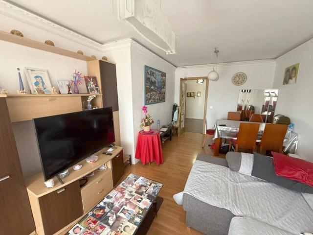 Piso de 4 dormitorios con piscina y cerca de la playa photo 0