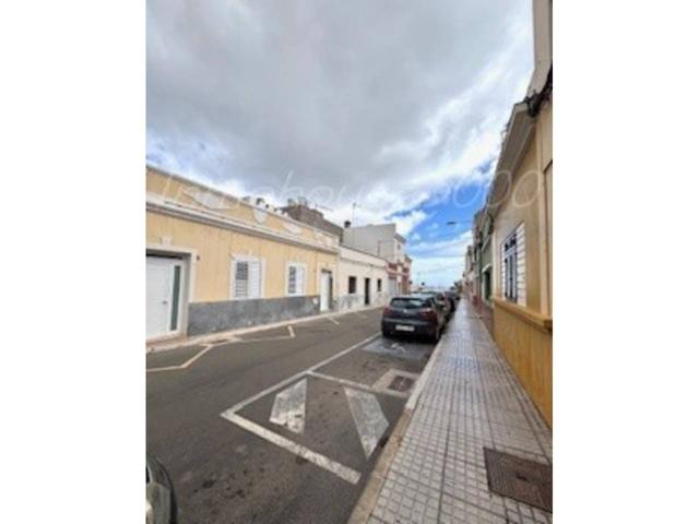 Casa adosada en venta en Ciudad Alta(35012) photo 0