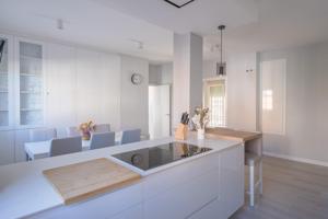 Unifamiliar Pareada En venta en Zona Fuentemora, Antequera photo 0