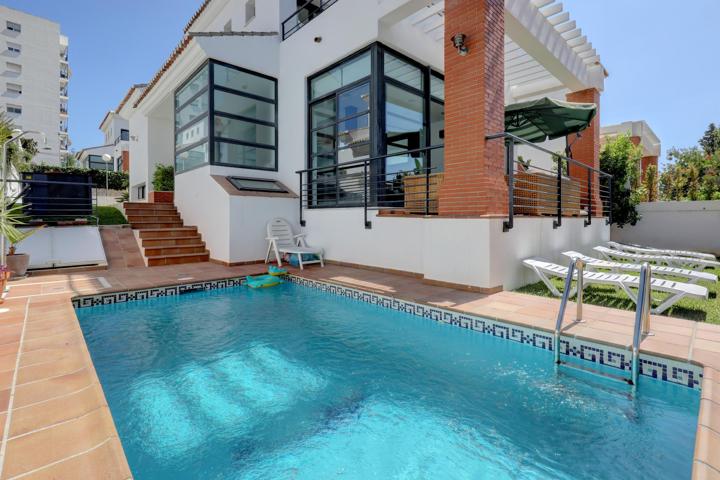 Villa Excepcional a Pasos de la Playa y Puerto Marina - ¡Una Oportunidad Única! photo 0