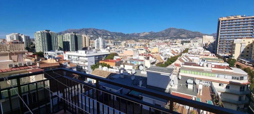 Espacioso apartamento situado en segunda línea de playa en los Boliches. photo 0