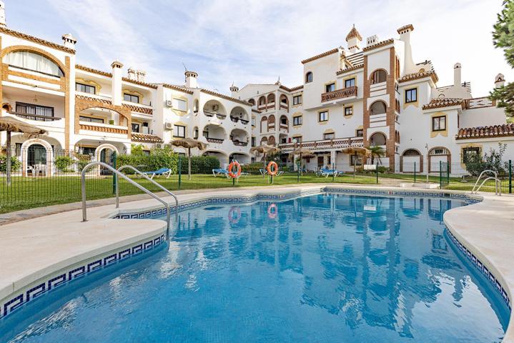 Piso de 2 Dormitorios, cerca de playa y comodidades con acceso directo a jardines y piscina photo 0