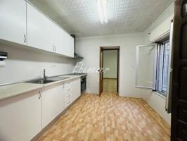 Piso bajo con patio photo 0