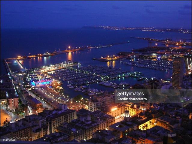 piso nuevo de 2 dormitorios con patio cerca de la playa Lissa en Santa Pola, Alicante photo 0