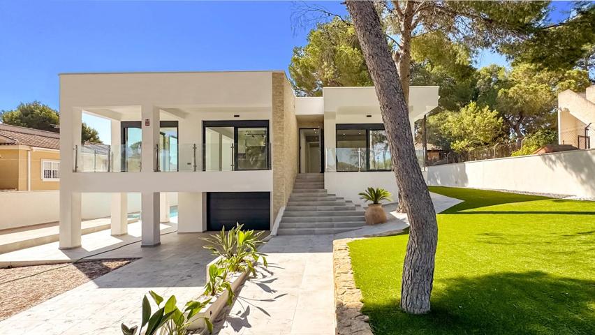 Villa de lujo de 4 dormitorios en Los Balcones, Torrevieja photo 0