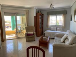 Acogedor apartamento en Torrevieja con vistas al parque ferroviario — ¡entra y vive! photo 0