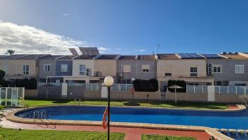 Amplio Dúplex con Jardín Privado, Solárium y Garaje en Aguas Nuevas photo 0