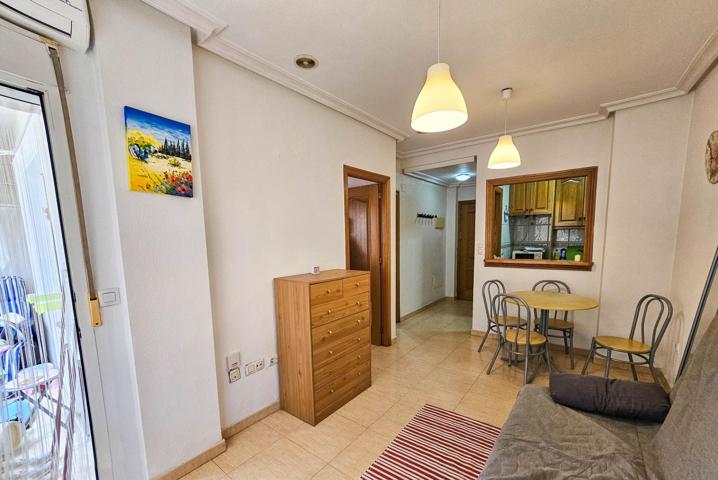 Apartamento con balcón y 1 dormitorio en pleno centro de Torrevieja photo 0