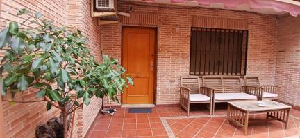 Bungalo bajo renovado de 3 dormitorios cerca de la playa Los Locas- Torrevieja photo 0