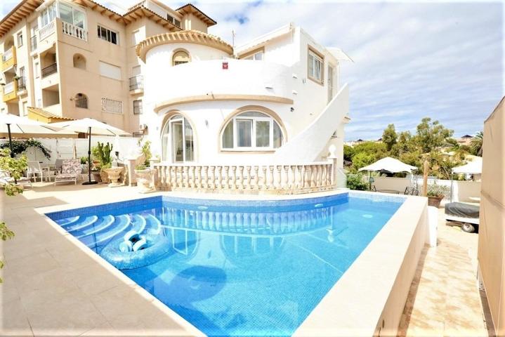 Villa independiente con piscina privada a 350 metros de la playa de La Zenia, Orihuela Costa photo 0