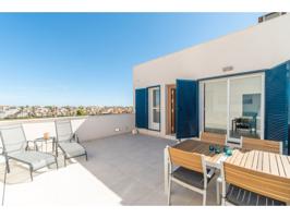 Modern Top-floor Appartment in Excellent Condition photo 0