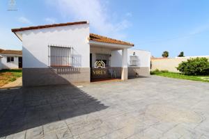 CHALET A LA VENTA EN EL MARQUESADO, CHICLANA DE LA FRONTERA photo 0