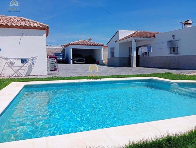 CHALET A LA VENTA EN EL MARQUESADO, CHICLANA DE LA FRONTERA photo 0