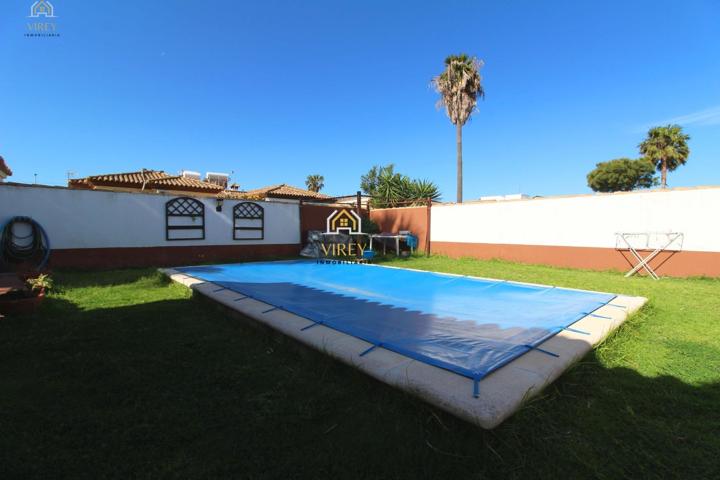 CHALET URBANO EN RESIDENCIAL LOS GALLOS, CHICLANA DE LA FRONTERA photo 0
