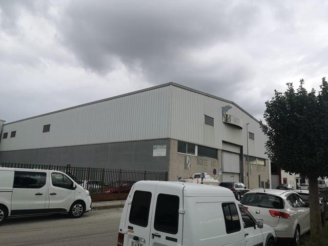 Nave industrial en Raos photo 0