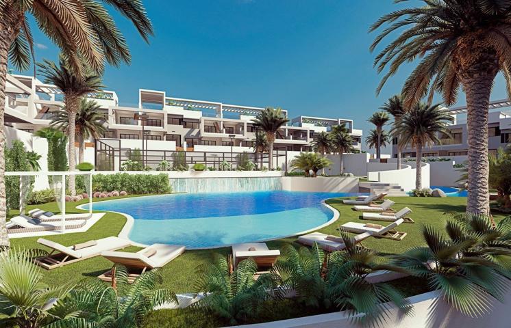 Casa De Campo En venta en Lago Jardin, Torrevieja photo 0