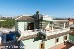 Villa En venta en Torrevieja photo 0