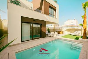 Villa En venta en Benijófar photo 0