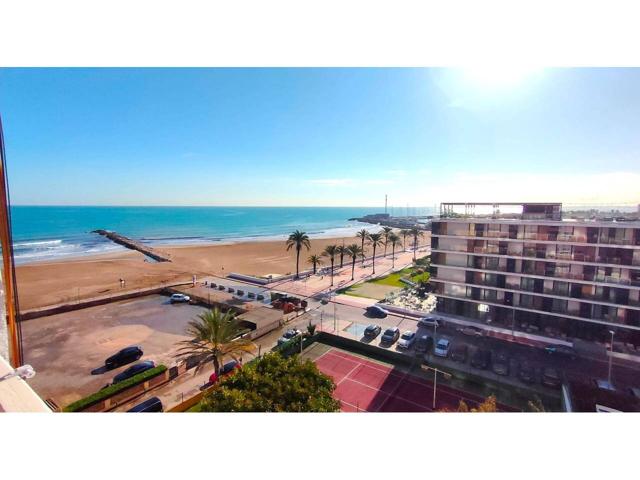 Piso en Primer línea de mar y con exclusivas vistas al Mediterráneo. photo 0