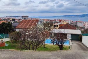 Casa en venta con vistas a la Ría de Vigo en Teis photo 0