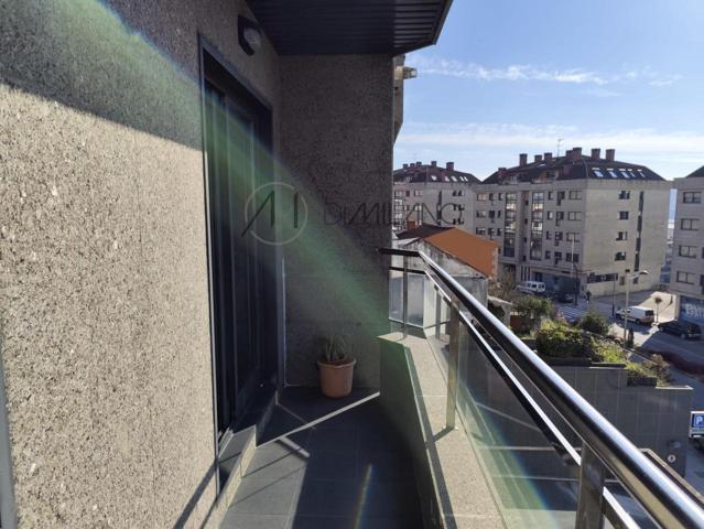 Oportunidad de inversión: piso con garaje y piscina en Vigo. photo 0