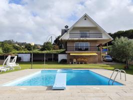 Amplio chalet de piedra con piscina a 5 minutos de Vigo photo 0