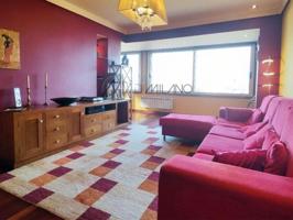 Piso de tres habitaciones totalmente reformado en Gran Vía photo 0