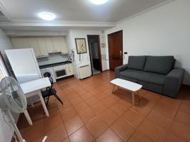 Apartamento en alquiler en Marqués de Valladares photo 0