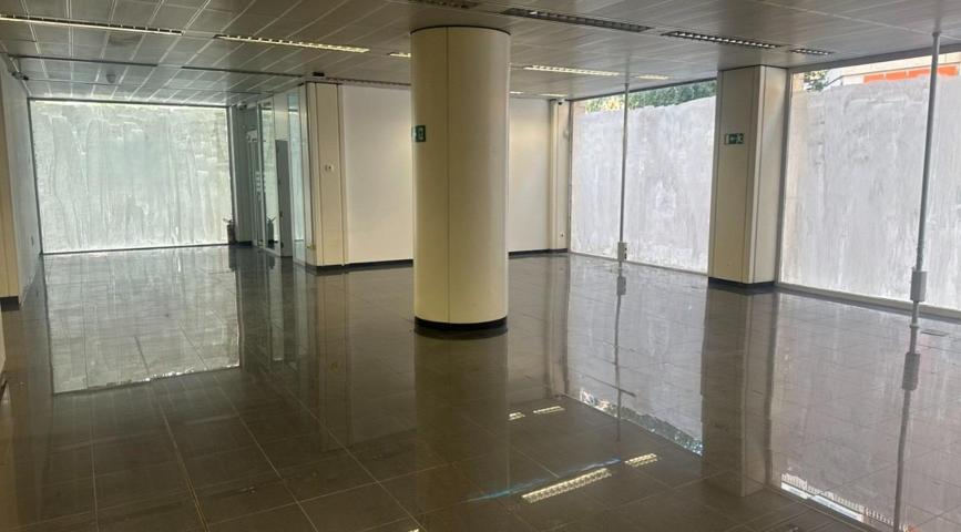 Local Comercial con Gran Visibilidad en el Centro de Murcia photo 0