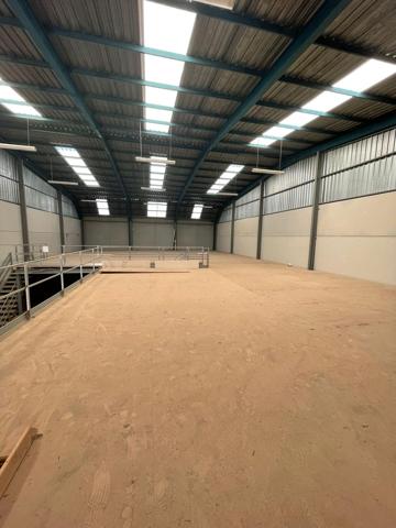 NAVE INDUSTRIAL EN ALQUILER: UBICACIÓN Y CALIDAD EN EL POLÍGONO INDUSTRIAL OESTE photo 0