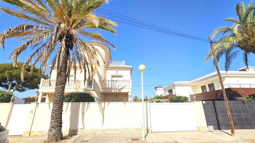 Exquisita villa independiente en Cabo Roig photo 0