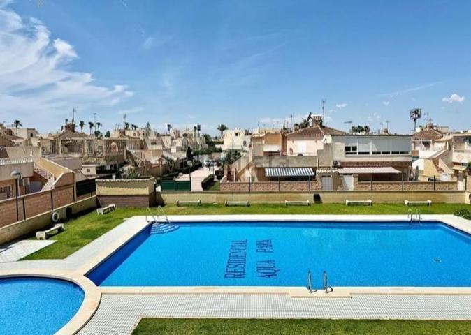 Unifamiliar Pareada En venta en Parque Acuático - Sector 25, Torrevieja photo 0