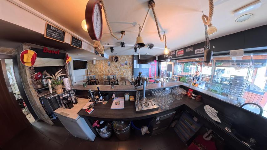 Traspaso Bar – totalmente equipado, con cocina y terraza photo 0