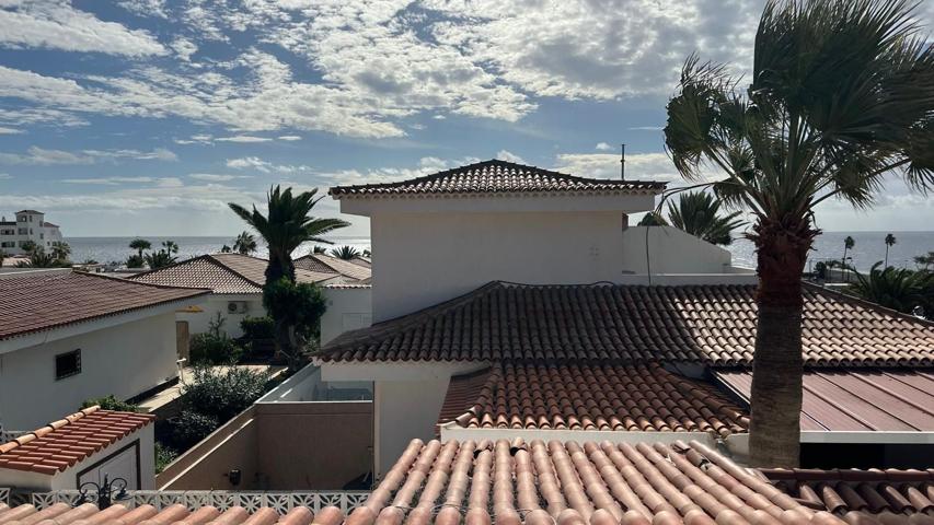 Villa En venta en Arona photo 0