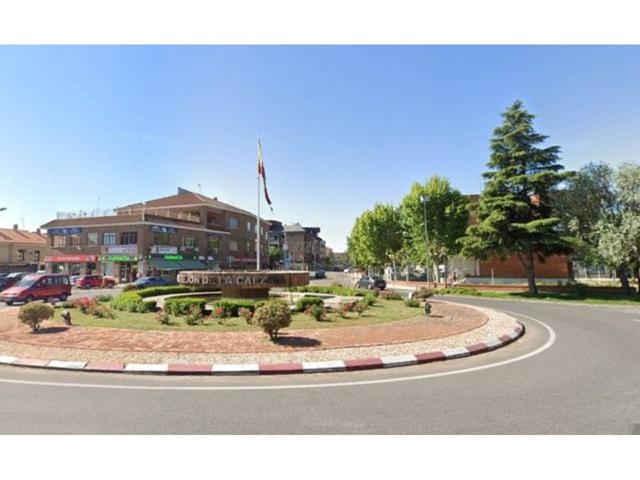 Chalet adosado en alquiler en Torrejón de la Calzada photo 0