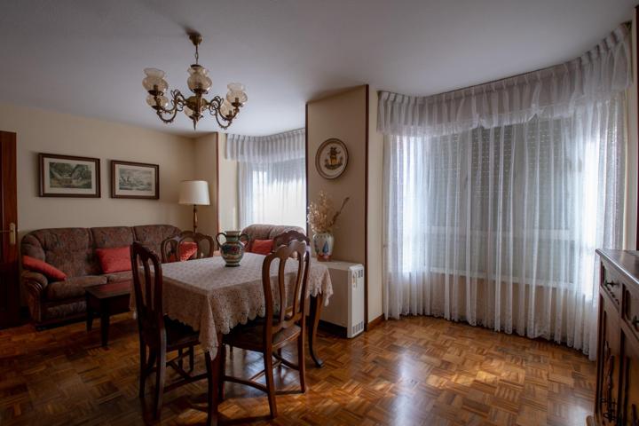 Se vende espacioso piso de tres dormitorios con amplio trastero en  Villaviciosa, Asturias. photo 0
