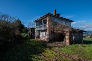 Encanto rural para rehabilitar en Poreño, Villaviciosa: Casa individual con cuadra y terreno photo 0