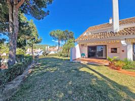 Casa pareada en venta en Calahonda photo 0